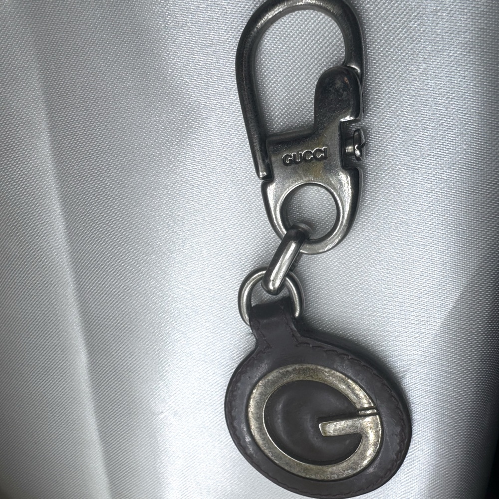 Gucci Keychain Leather Circle Logo Bag Charm Silver Clasp Rare 90s Y2K Vintage - Picture 7 of 7
